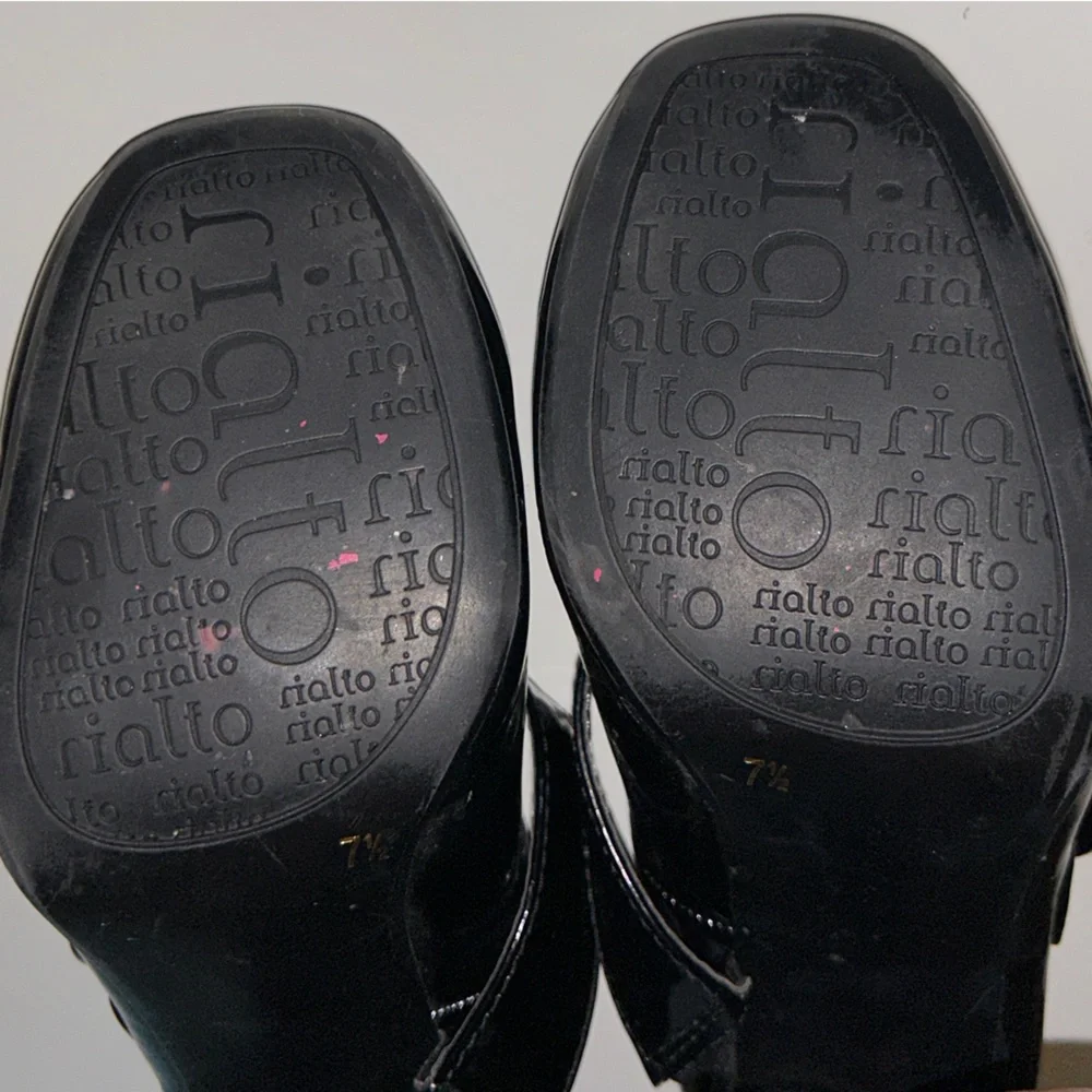 VintageY2K Black Patent Leather Mary Jane Square-Toe Block Heels - Picture 5 of 6